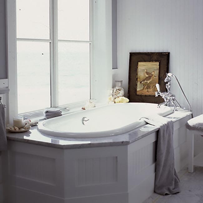 https://graniteliquidators.com/wp-content/uploads/2017/02/traditional-bathroom.jpg