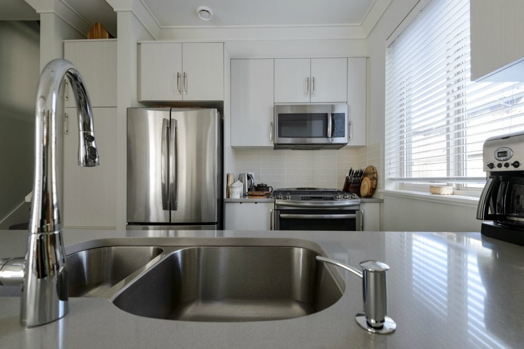 Choosing a Kitchen Sink- What to Consider - Granite Liquidators